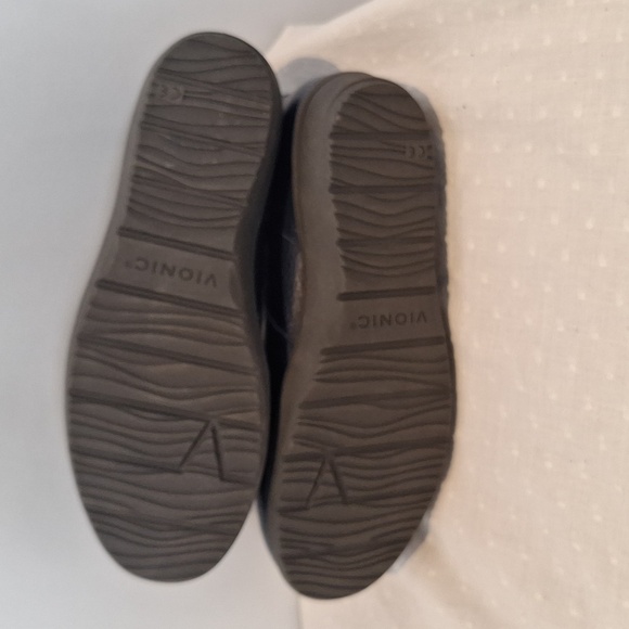 Vionic Magnolia Lois Chukka ***Sample Women's Blue Leather Ankle Bootie - Picture 6 of 8